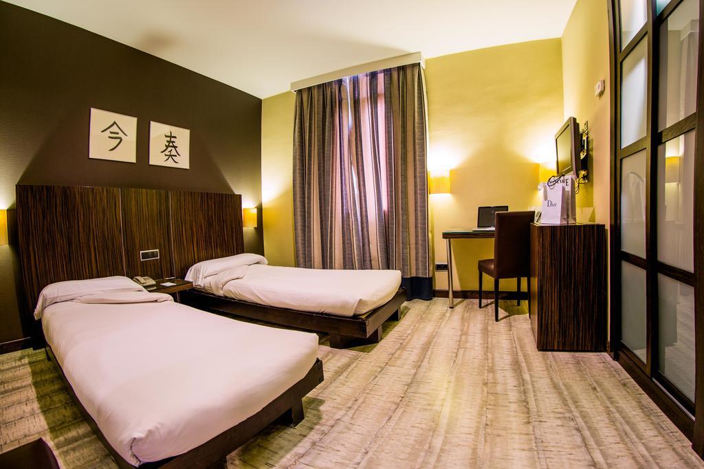 Hotel Arosa Madrid Eksteriør bilde